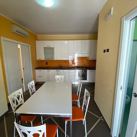Ferienwohnung Moderna Abitazione In Centro Lecce Exterior foto